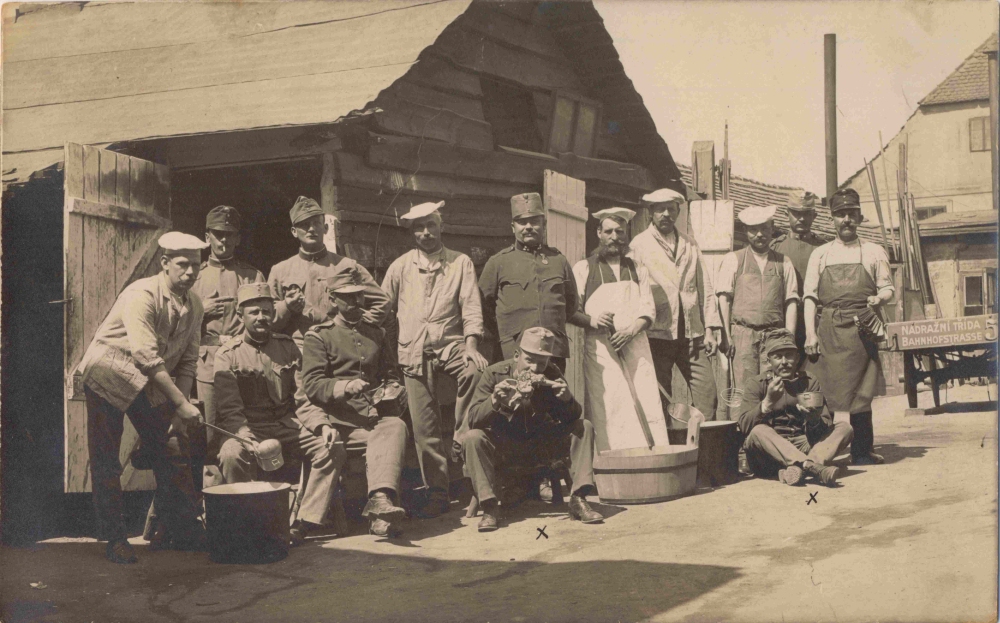 Razglednica iz albuma Pakračanina Luje Šnedorfa  poslana za vrijeme njegovog služenja austrougarskoj vojsci tijekom Prvog svjetskog rata 