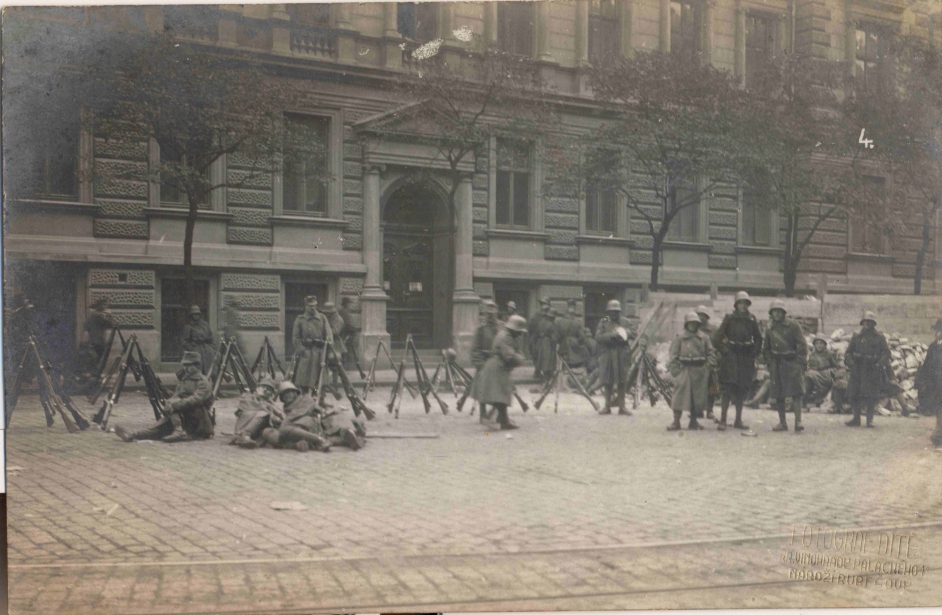 Razglednica iz albuma Pakračanina Luje Šnedorfa 